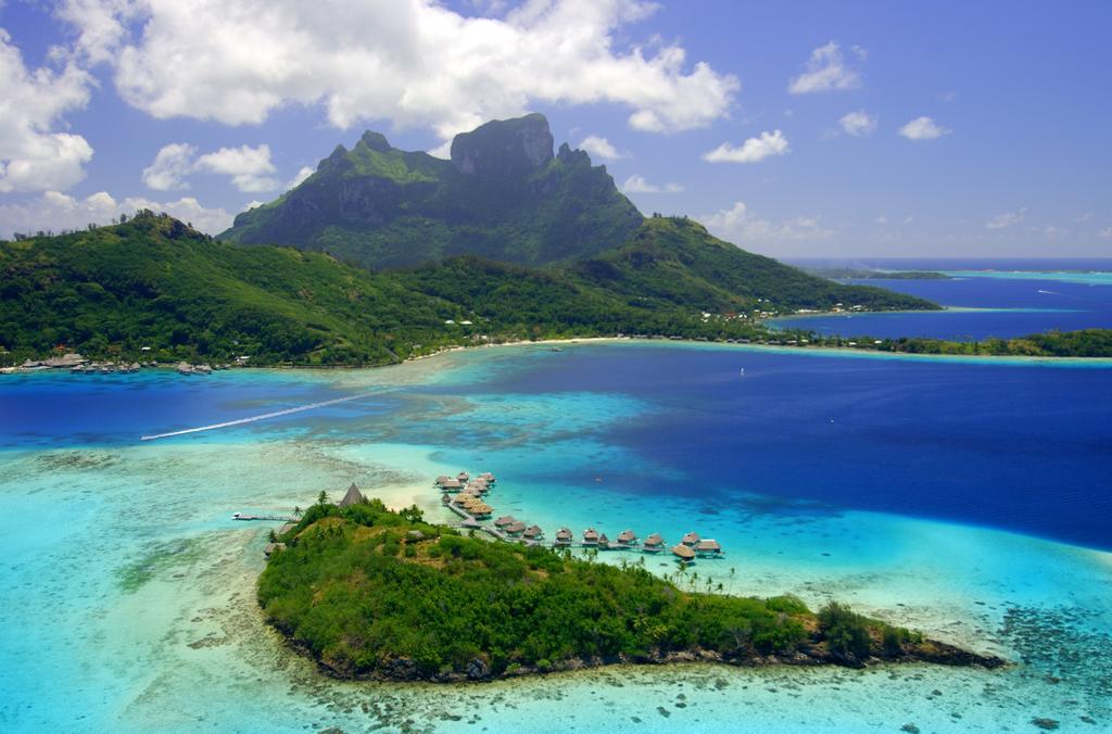 http://greatpacifictravels.com.au/hotel/images/hotel_img/11558323112Sofitel Bora Bora Private island1.jpg